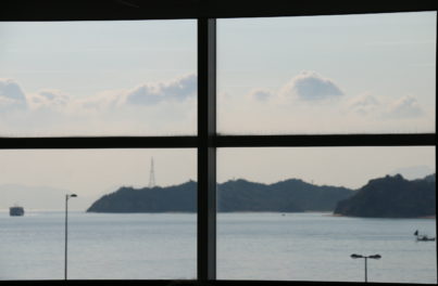産業振興ビルから映した宇野港の風景